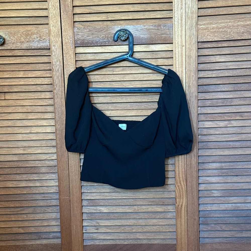 Wilfred Black Puff Sleeve Crop Top